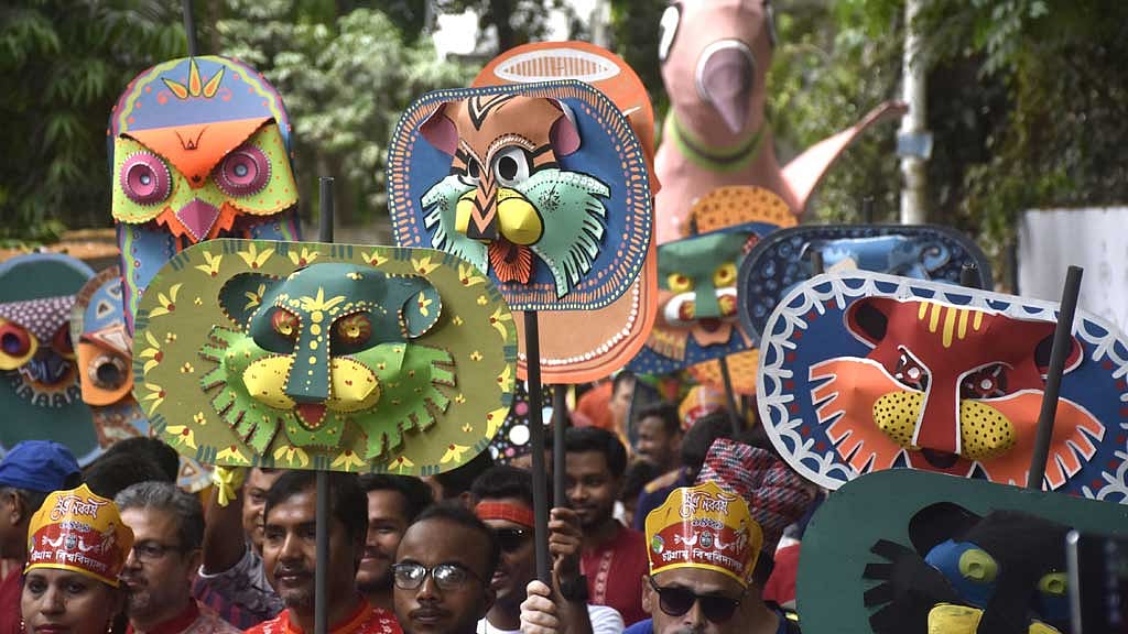 চট্টগ্রাম চারুকলা: ক্যাম্পাসে ফেরার সঙ্কটে হচ্ছে না মঙ্গল শোভাযাত্রা