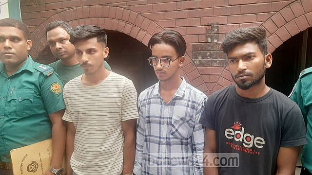 জাপানি পর্যটকের টাকা ছিনতাই: রিমান্ডে একজন