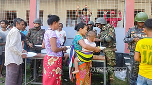 গোলাগুলির পর এবার ভিটেমাটি ছাড়ল পাহাড়ের আড়াইশ খিয়াং