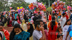 হাতিরঝিলে ঈদ আনন্দে