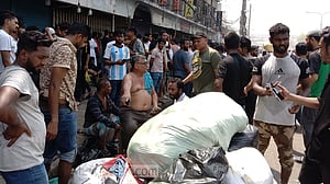 ‘সব শেষ হয়্যা যাইতেছে, কিছু করার পারতাছি না’