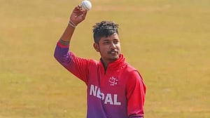 রশিদকে ছাড়িয়ে দ্রুততম ১০০ উইকেটের রেকর্ড লামিছানের