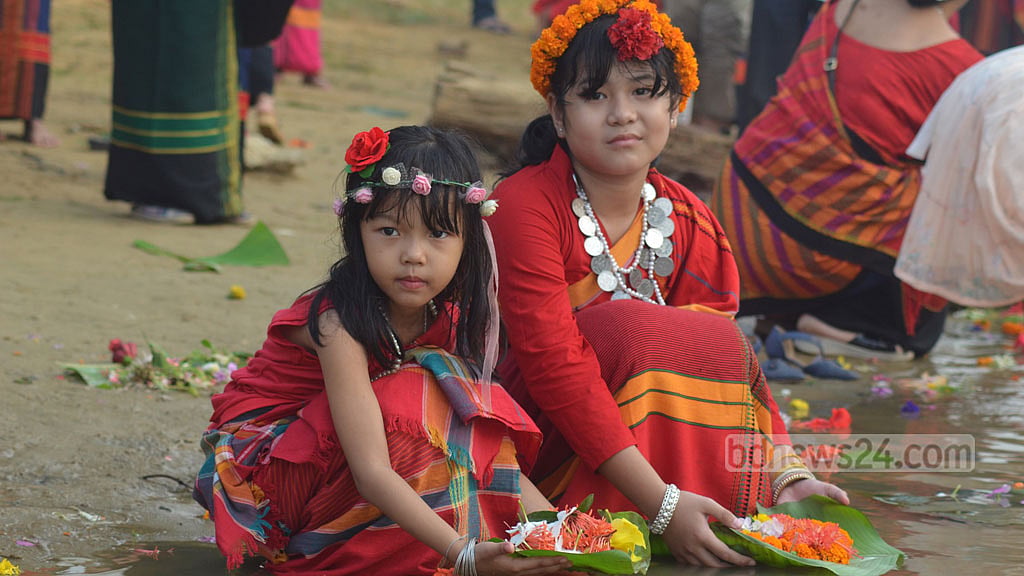 বৈসাবির ফুল ভাসলো জলে