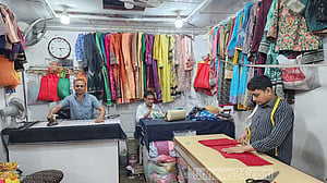 পাবলিকের হাতে ‘টাকা নাই’, দর্জির দোকানে ‘কাজ নাই’
