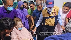 খালেদার জন্য আসা বিদেশি চিকিৎসকরা কাজ শুরু করেছেন