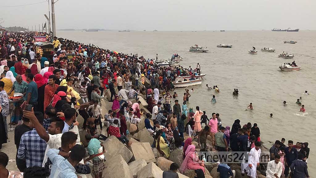 ঈদের পরদিন লোকারণ্য চট্টগ্রামের বিনোদন কেন্দ্রগুলো