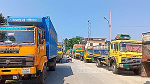 বেনাপোল দিয়ে ভারতে রপ্তানি বন্ধ, আমদানি চলছে