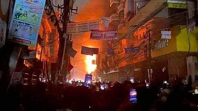 চট্টগ্রামে কোল্ড স্টোরেজে অগ্নিকাণ্ড