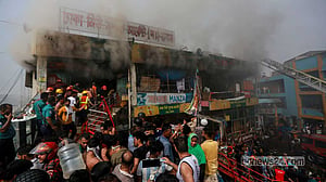 নিউ সুপার মার্কেটের আগুনে নাশকতার তদন্ত শুরু র‌্যাবের