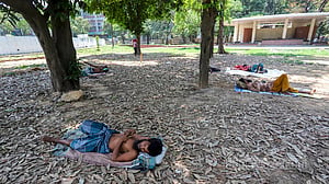 দখিনা বাতাসের দেখা নেই, গরমে হাঁসফাঁস
