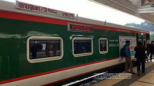 সিলেটে পাথরের আঘাতে ট্রেনের পরিচালক আহত