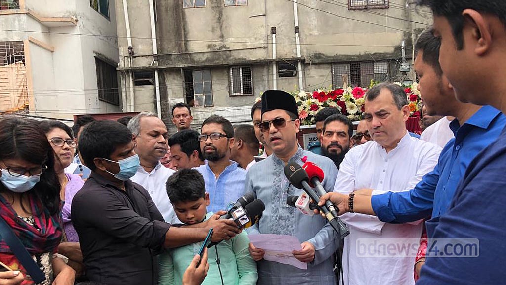 বঙ্গবাজারে ক্ষতিগ্রস্তদের ‘পর্যাপ্ত অনুদান’ দেবেন প্রধানমন্ত্রী: তাপস