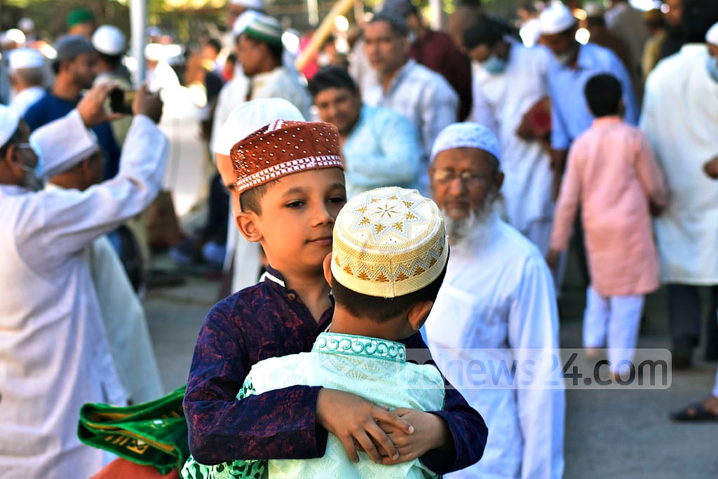 কখন কোথায় ঈদের জামাত