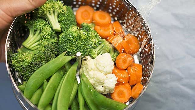 সবজি বাষ্পে সেদ্ধ করার সহজ কৌশল