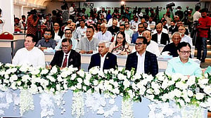 ওষুধ ও প্রসাধনী এক আইনে না আনার দাবি ব্যবসায়ীদের