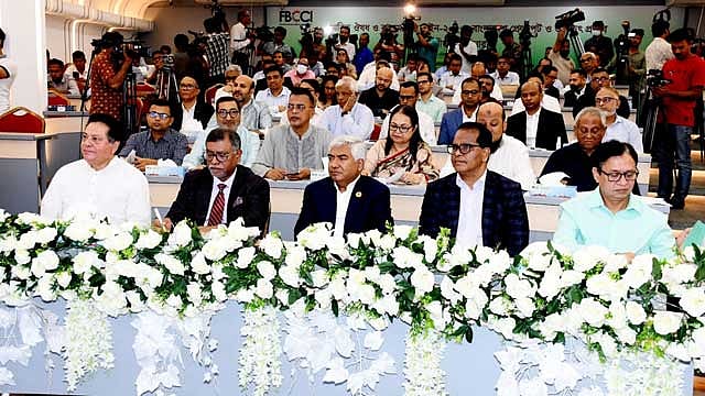 ওষুধ ও প্রসাধনী এক আইনে না আনার দাবি ব্যবসায়ীদের
