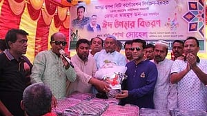 ঈদে খুলনার ভোটের মাঠে কাউন্সিলর প্রার্থীদের ‘মৌসুমি ভালোবাসা’