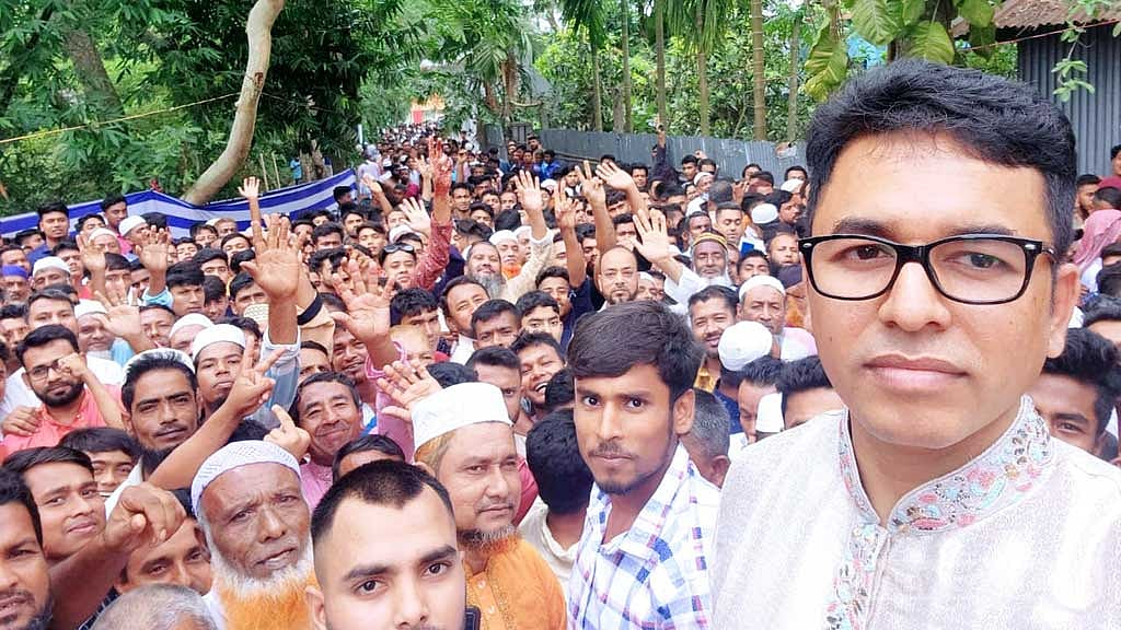 ১০,০০০ মানুষের মেজবান দিলেন দেবিদ্বারের চেয়ারম্যান