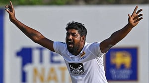 ৭১ বছরের রেকর্ড ভাঙলেন জয়াসুরিয়া