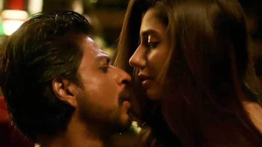 নায়িকার অস্বস্তি, তাই ঠোঁটের বদলে নাকে চুমু