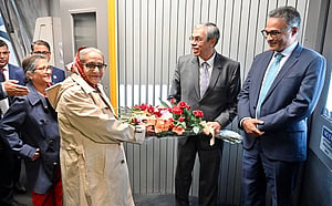 প্রধানমন্ত্রী জাপান থেকে যুক্তরাষ্ট্রে