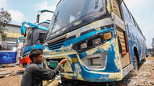 গাড়ি মেরামতের হিড়িক