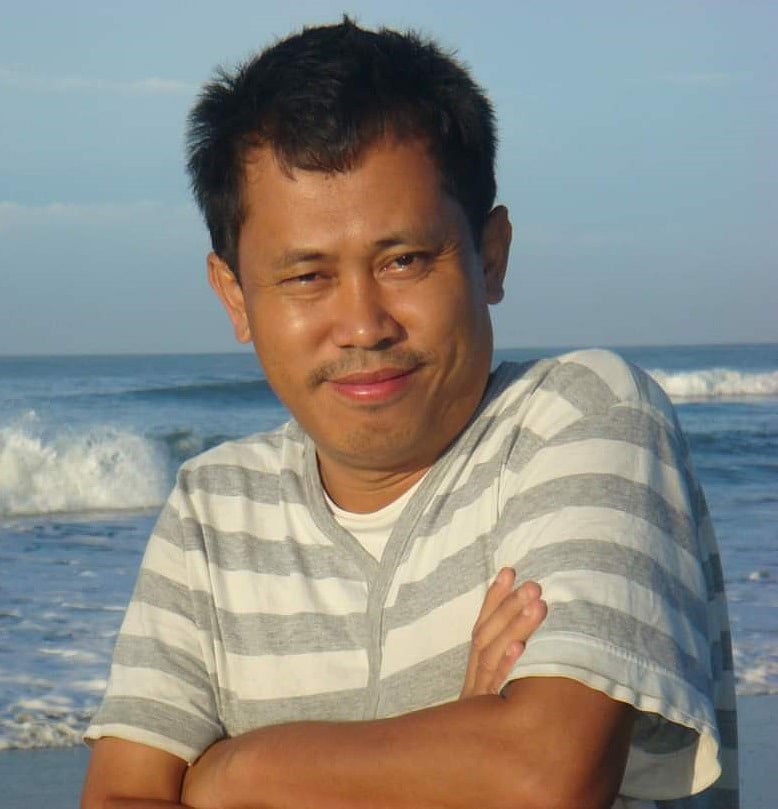 দীপায়ন খীসা