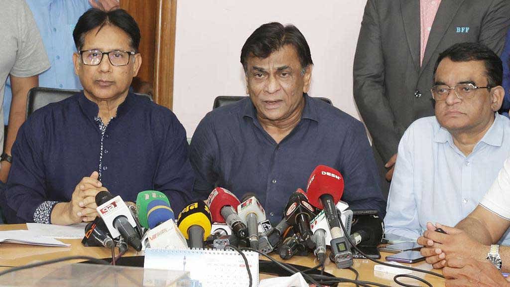 সোহাগের কেলেংকারির তদন্তে বাফুফে; দায় নেই ফাইন্যান্স কমিটির, দাবি মুর্শেদীর