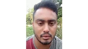 গাইবান্ধায় ফেইসবুক লাইভের পর ট্রেনের নিচে ঝাঁপ যুবকের