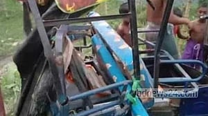 ময়মনসিংহে মাইক্রোবাসের ধাক্কায় বউ-শাশুড়ির মৃত্যু, শিশু আহত