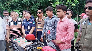 চুয়াডাঙ্গায় ১১ কেজি রুপার গহনাসহ আটক ২