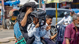 শিক্ষা প্রতিষ্ঠানে গরমের ছুটি বাড়বে? সিদ্ধান্ত শিগগিরই