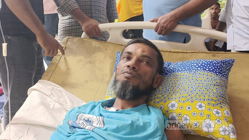 কক্সবাজারে ‘পাখি শিকারে বাধা’, হামলায় সাংবাদিক আহত
