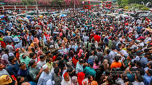 ঢাবিতে ভর্তির লড়াই