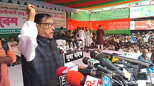 আওয়ামী লীগ জোর করে নিজের প্রার্থীকে জেতাতে যায়নি: কাদের