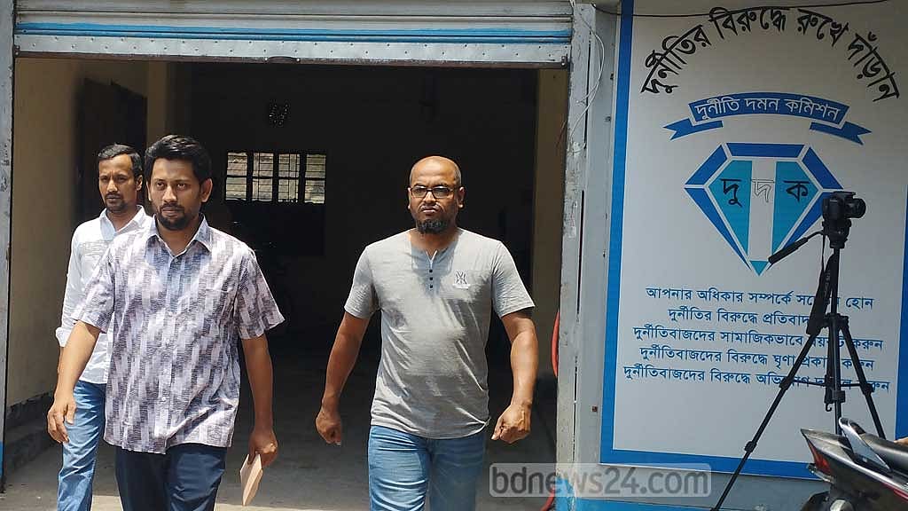 চিঠি পেয়ে দুদক কার্যালয়ে বরিশালের মেয়র প্রার্থী রুপন