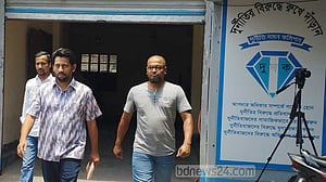 চিঠি পেয়ে দুদক কার্যালয়ে বরিশালের মেয়র প্রার্থী রুপন