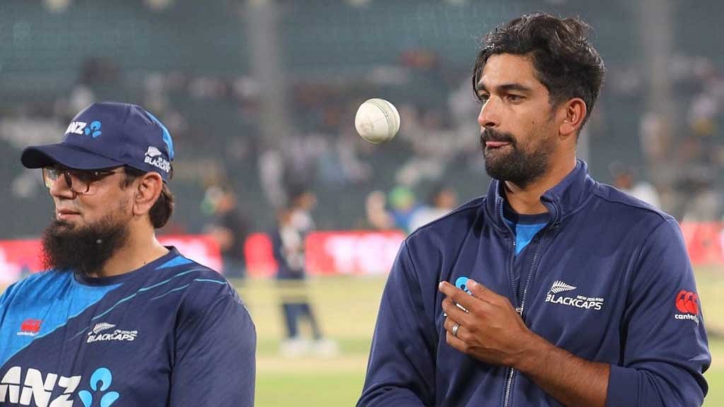 নিউ জিল্যান্ড দলের কাছে সাকলায়েনের পরিচয় ‘গুরুজি’