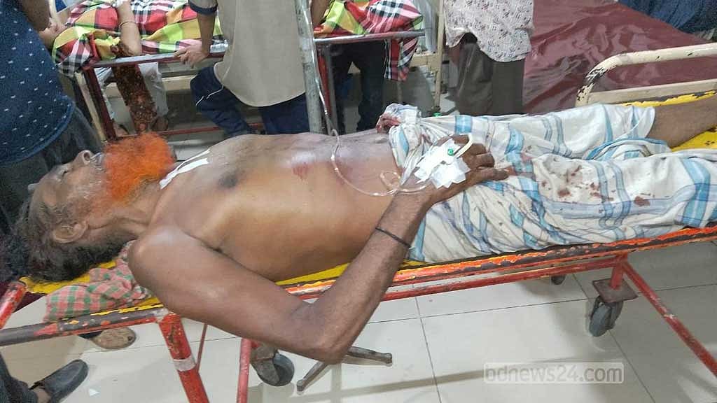 চনপাড়ায় ফের সংঘর্ষ, পথচারী গুলিবিদ্ধ
