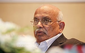 আবদুল গাফ্ফার চৌধুরী: আমরা কি আপনাকে ভুলিতে পারি?