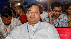 মায়ের বিজয় দাবি জাহাঙ্গীরের, ফল প্রকাশে বিলম্ব নিয়ে সংশয়