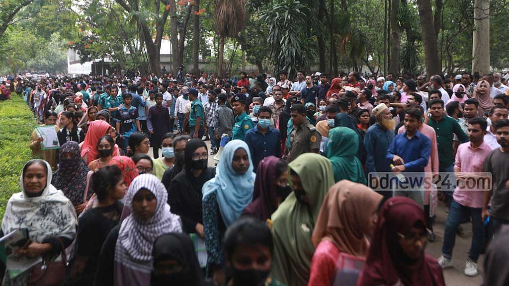 ভর্তি পরীক্ষার সময় অভিভাবকদের ভিড় না করতে ঢাবি উপাচার্যের অনুরোধ