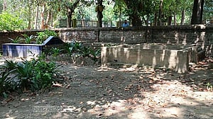 গাজীপুরে বাবার কবরের পাশে শায়িত হবেন ফারুক