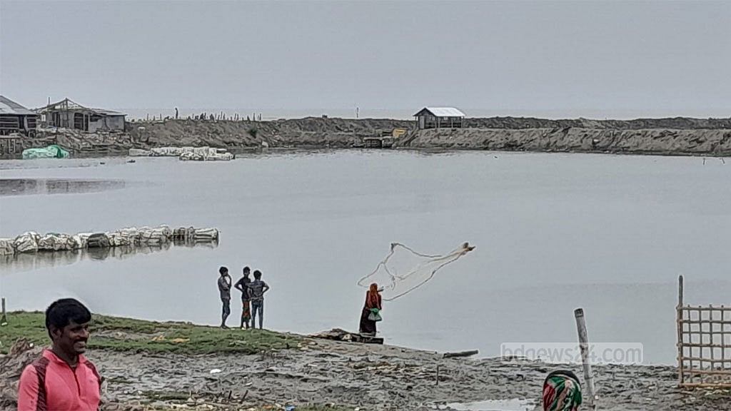 মোখা’র চোখ রাঙানিতেও ভয় নেই চারু বালাদের