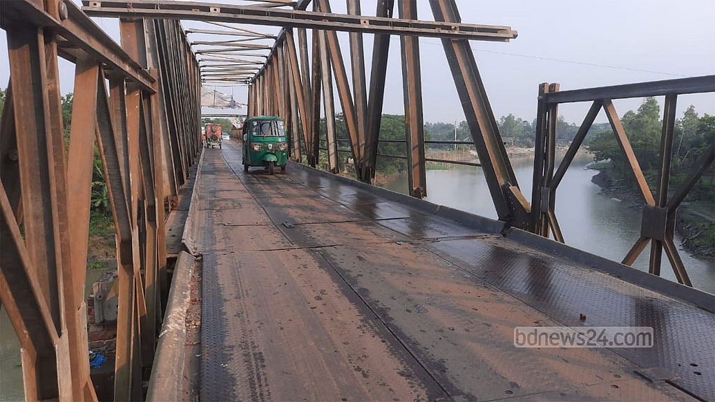 মুন্সীগঞ্জে মেরামতের জন্য কুণ্ডেরবাজার সেতু ১ মাস বন্ধ