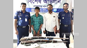 লোহাগাড়ার পাহাড়ে গোলাগুলির পর ‘সন্ত্রাসী’ গ্রেপ্তার