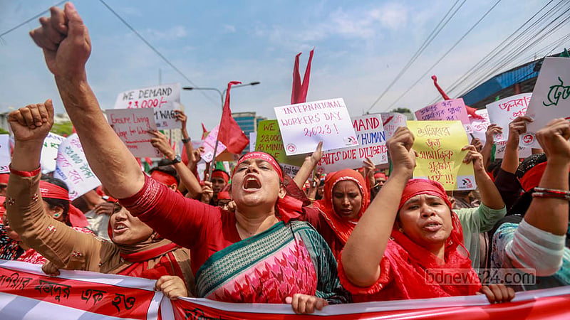 মে দিবসে সোমবার ঢাকার মুক্তাঙ্গনে সম্মিলিত গার্মেন্টস শ্রমিক ফেডারেশনের শোভাযাত্রা।&amp;nbsp;ছবি: তাওহীদুজ্জামান তপু