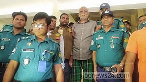 প্রধানমন্ত্রীকে ‘হত্যার হুমকি’: বিএনপি নেতা চাঁদ রিমান্ডে