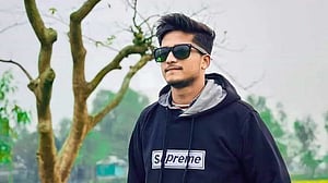 গোপালগঞ্জে বজ্রপাতে খেলার মাঠে তরুণ ক্রিকেটারের মৃত্যু