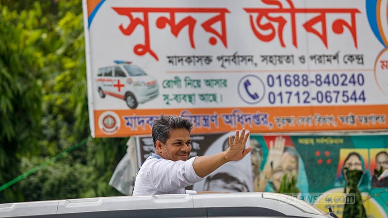 গাজীপুর সিটি করপোরেশন নির্বাচনে মঙ্গলবার প্রচারের শেষদিনে টঙ্গী এলাকায় গণসংযোগ করেন মেয়র পদে ‘হাতি’ মার্কার স্বতন্ত্রপ্রার্থী সরকার শাহ নূর ইসলাম রনি। ছবি: মাহমুদ জামান অভি